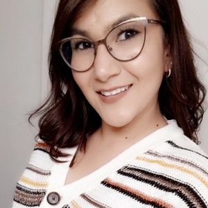 Meet your Posher, Corina